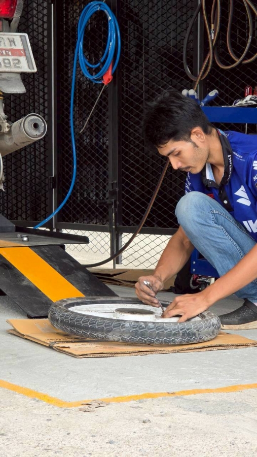 Suzuki บริการซ่อมมอเตอร์ไซค์ เปลี่ยนถ่ายน้ำมันเครื่อง เช็คระยะทุกรุ่น ทุกยี่ห้อ
